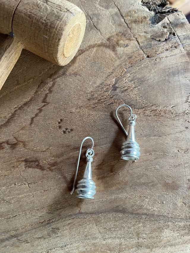 Pagoda shape mindfulness silver earrings (E0221L)