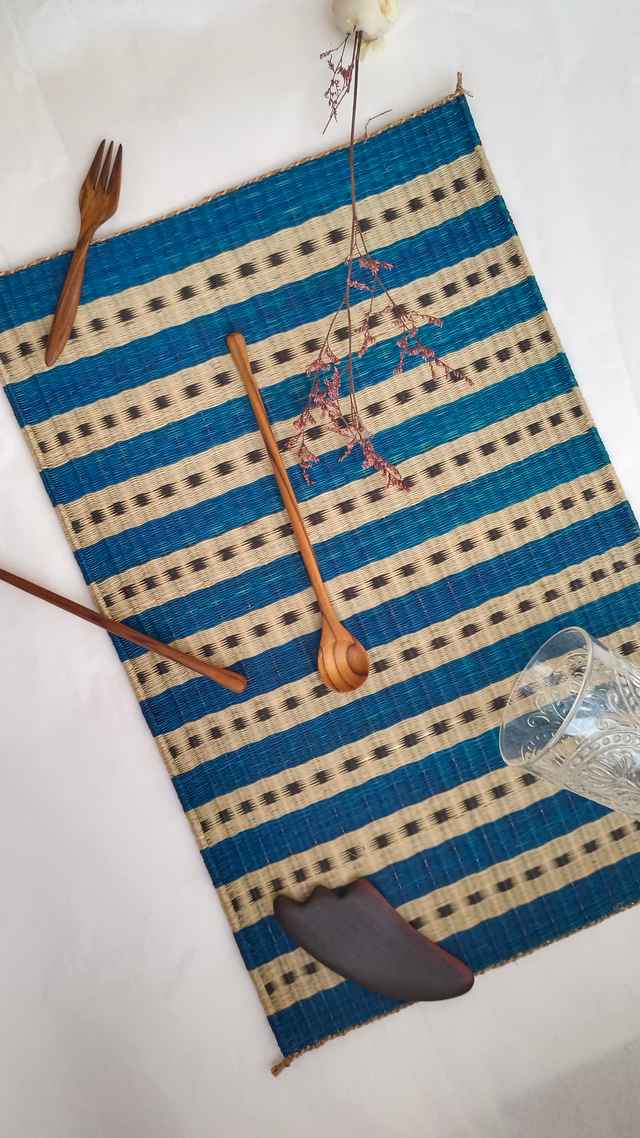 handmade natural fiber table mat blue black design