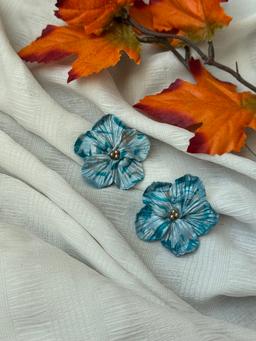 Marbled flower stud 