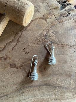 Pagoda shape mindfulness silver earrings (E0221L)